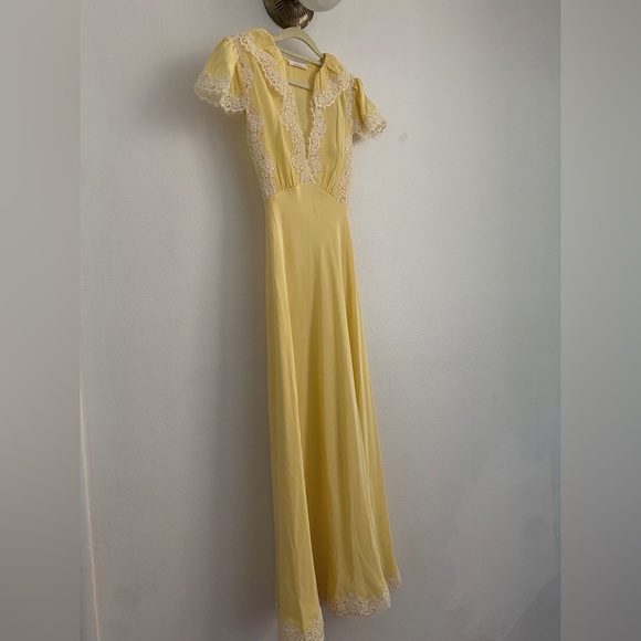 Doen grace dress in yellow rose - Picture 3 of 10